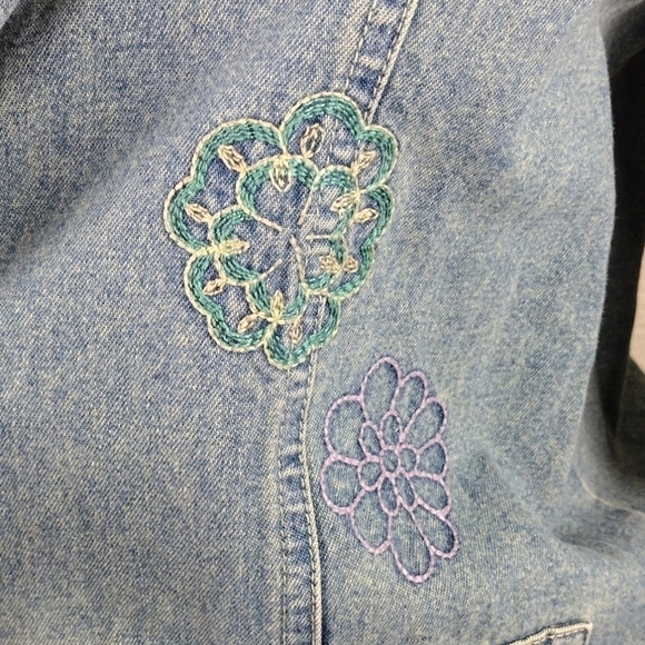 Denim & Co. Vintage Light Blue Embroidered High Collar Button Up Denim Shacket - Picture 12 of 14